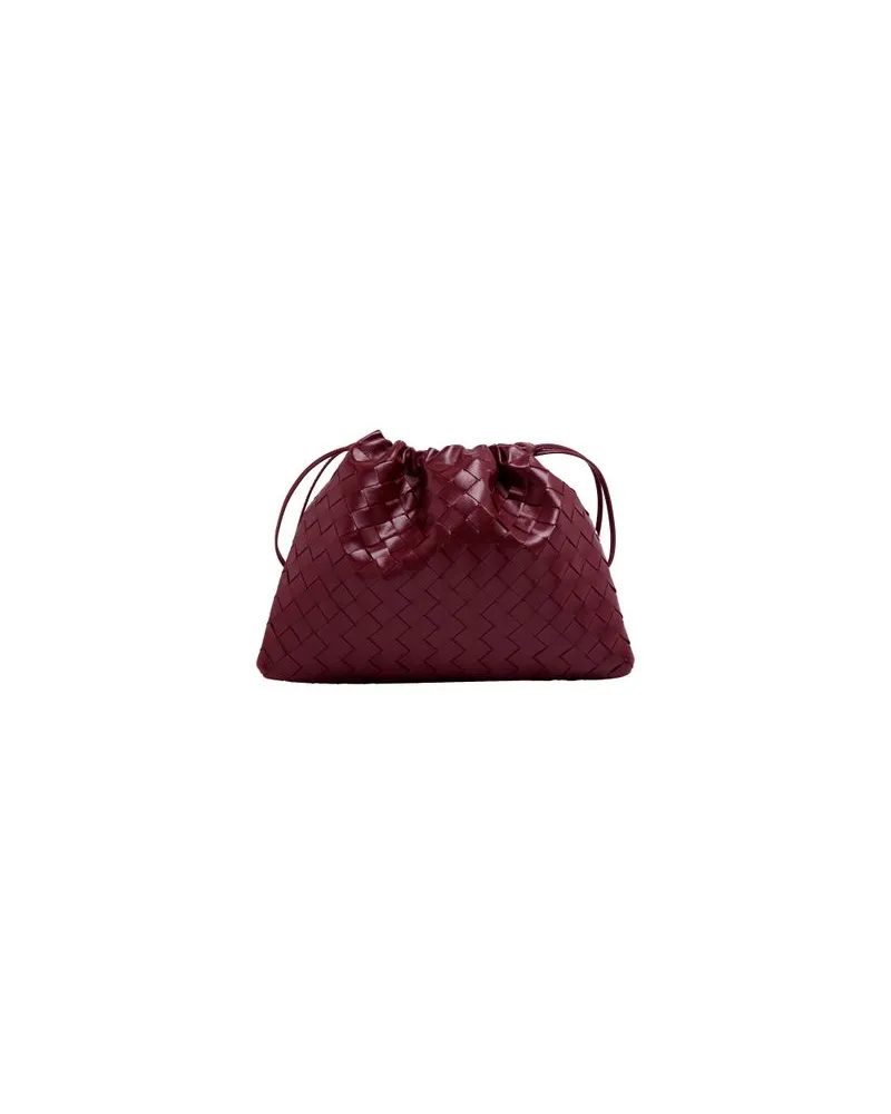 Bottega Veneta Dustbag aus Intrecciato Kalbsleder mit wandelbarem Riemen Burgundy