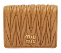 Miu Miu Kleine Klappen-Brieftasche mit Steppung Beige