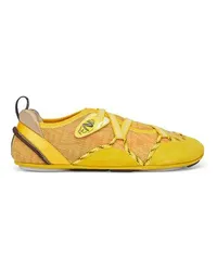 Fendi Sneaker in Veloursleder Yellow