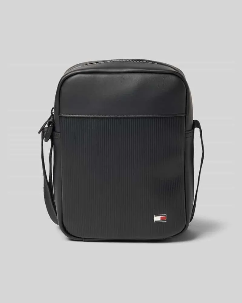 Tommy Hilfiger Umhängetasche in Lederoptik Black