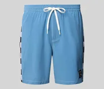 Relaxed Fit Badeshorts mit Label-Patch