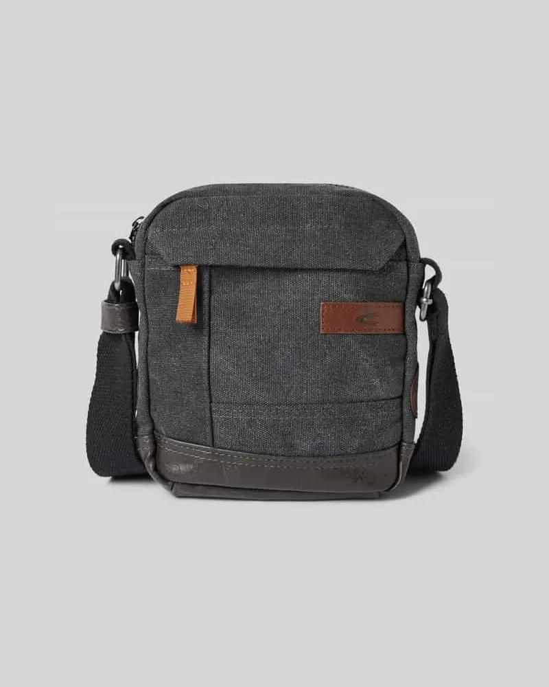 Camel Active Umhängetasche mit Label-Patch Modell 'Air 