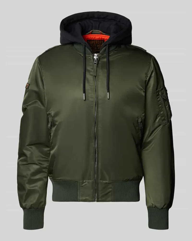Superdry. Bomberjacke mit Kapuze und Reißverschlusstaschen Oliv