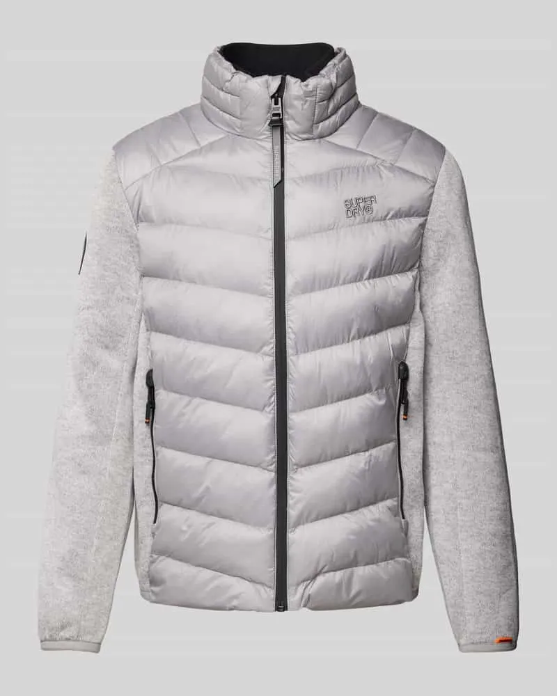 Superdry. Jacke mit Stehkragen und Label-Stitching Hellgrau