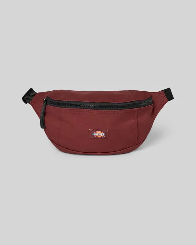 Dickies Crossbody Bag mit Label-Detail Dunkelrot