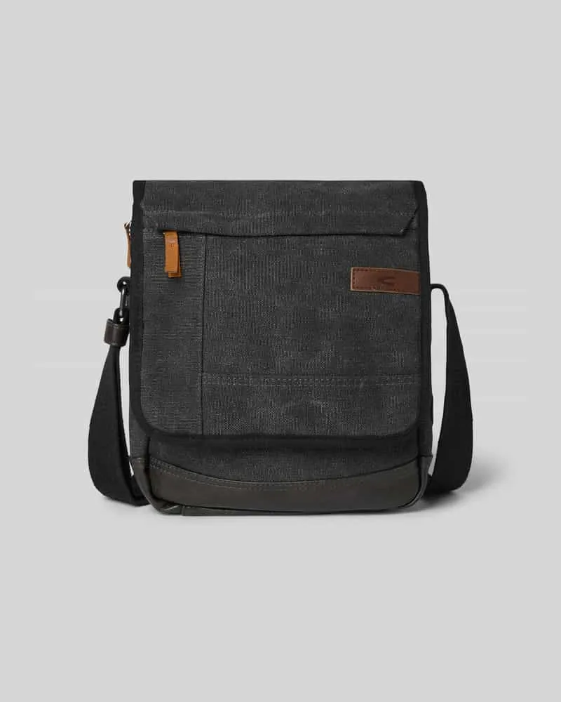 Camel Active Umhängetasche mit Label-Patch Modell 'AIR FLAP 