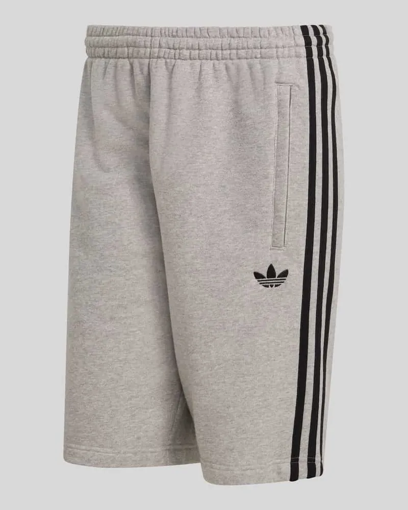 adidas Regular Fit Sweatshorts mit Logo Stitching Mittelgrau