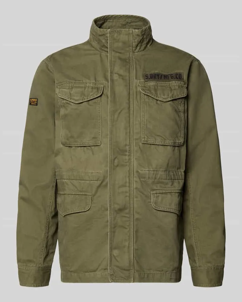 Superdry. Military Jacket mit Pattentaschen und Label-Patches Oliv