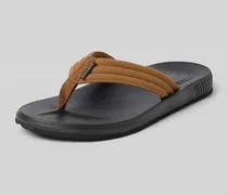 Flip Flops mit Label-Applikation