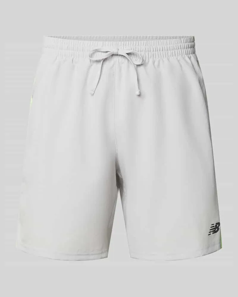 New Balance Shorts mit elastischem Bund und Logo Hellgrau