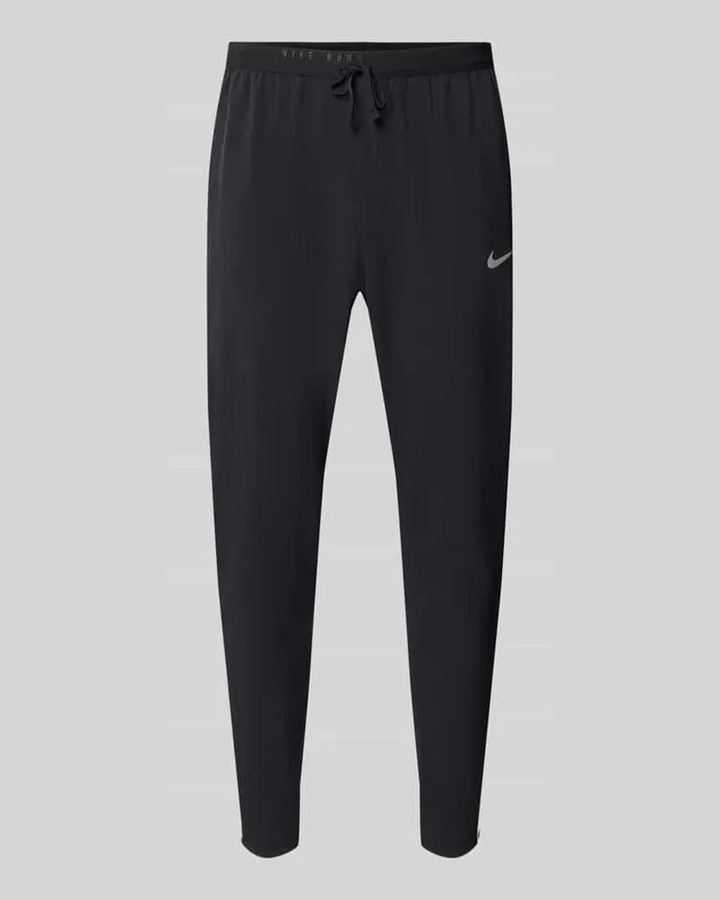 Nike Slim Fit Trainingshose mit Dri-FIT-Technologie Modell 'Stride Black