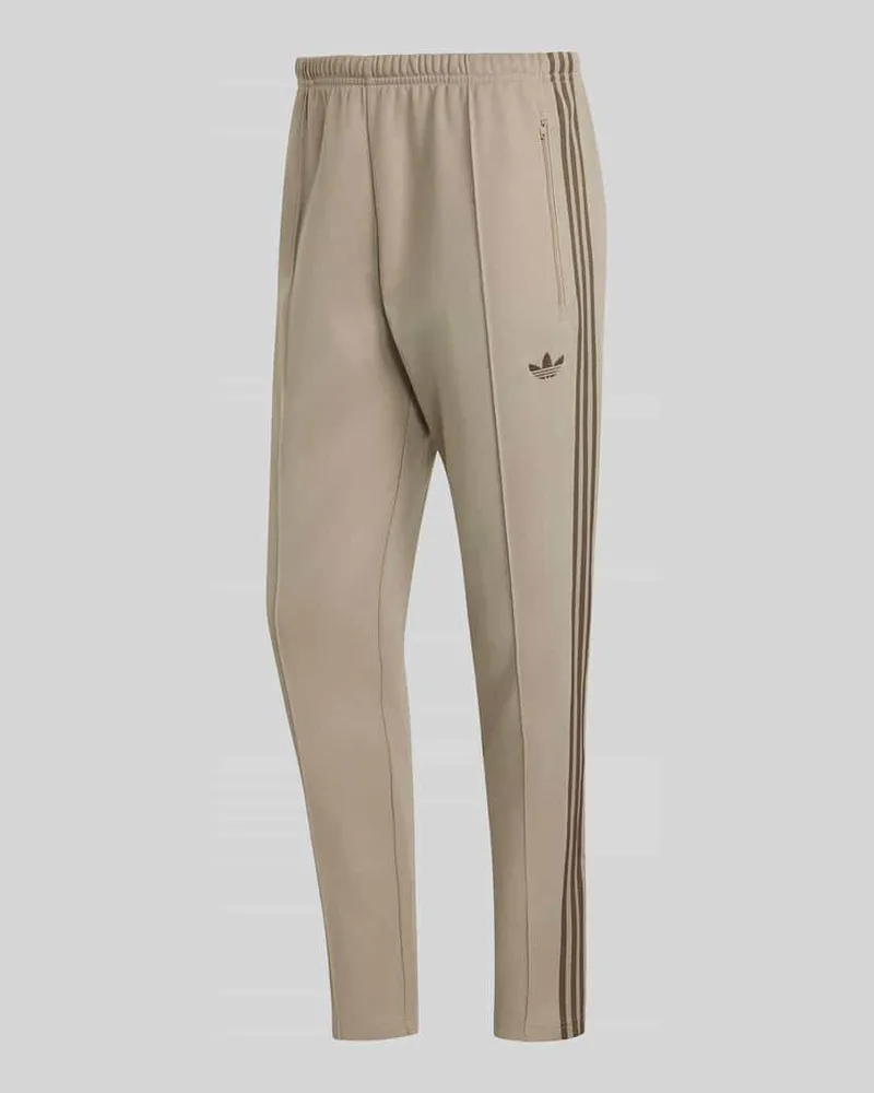 adidas Slim Fit Sweathose aus Baumwoll-Mix mit Bügelfalten Sand