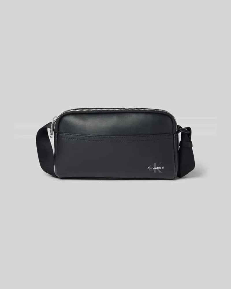 Calvin Klein Umhängetasche in Leder-Optik 