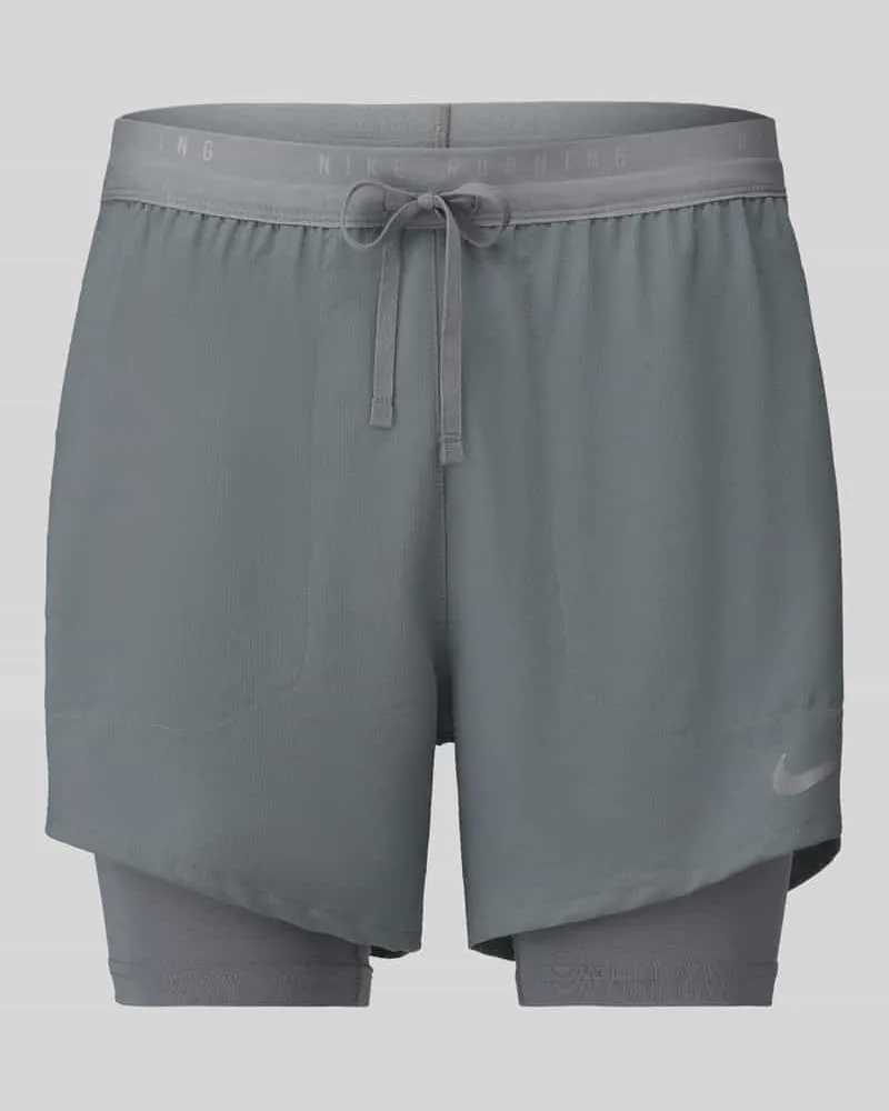 Nike Regular Fit Sportshorts mit Dri-FIT-Technologie Modell 'STRIDE 5IN HYBRID Mittelgrau