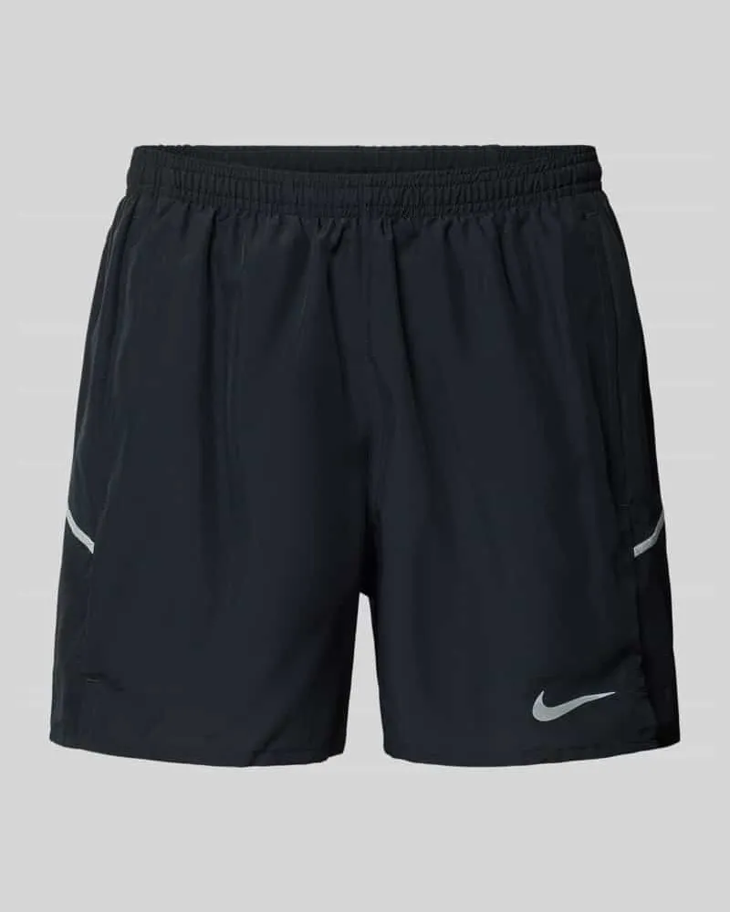 Nike Shorts mit seitlichen Eingrifftaschen und Logo-Print Black