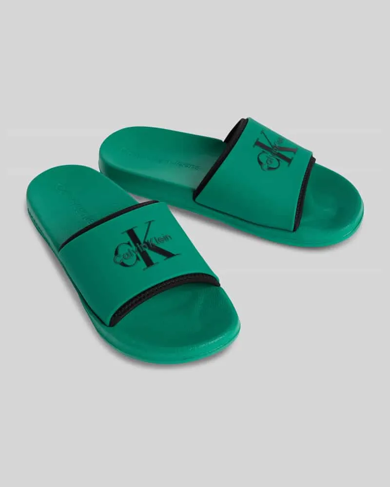 Calvin Klein Badeschuhe mit Logo Print Oliv