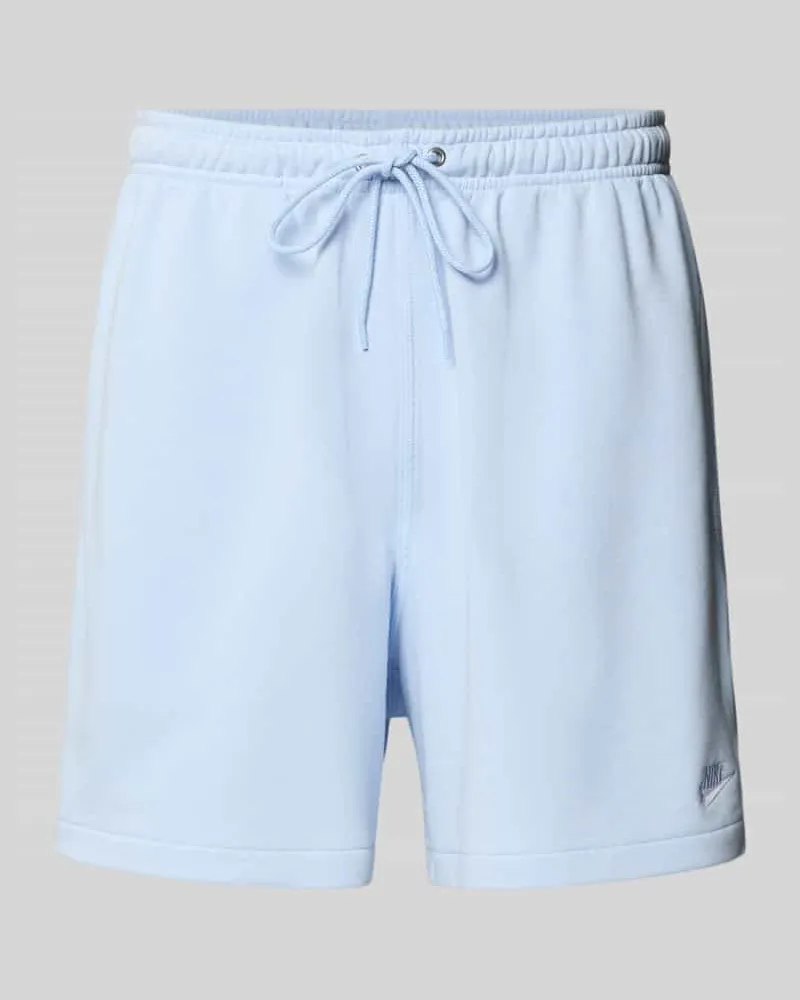 Nike Shorts mit Label-Stitching und elastischem Bund Hellblau