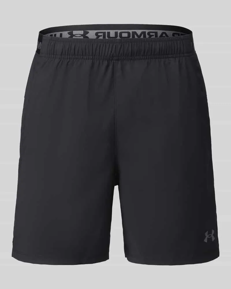 Under Armour Regular Fit Sportshorts mit Logo-Print Black