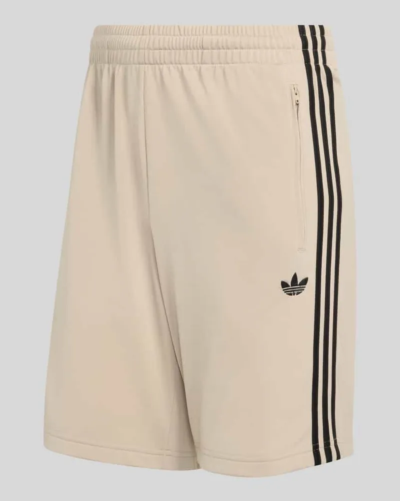 adidas Regular Fit Trainingsshorts mit Logo Stitching Beige