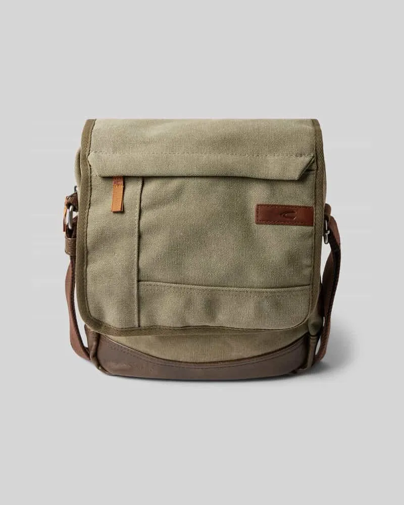 Camel Active Umhängetasche mit Label-Patch Modell 'AIR FLAP Khaki