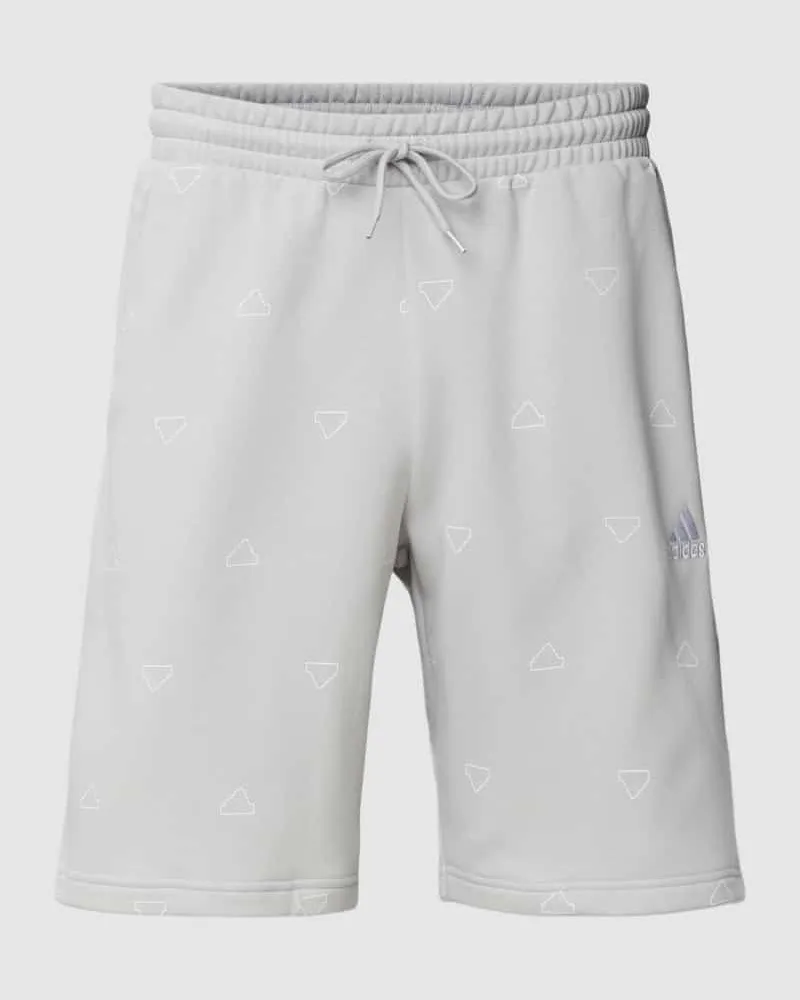 adidas Shorts mit Allover-Label-Print 