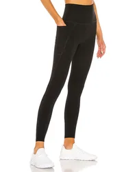 BEYOND YOGA LEGGINGS OUT OF POCKET in Black Black