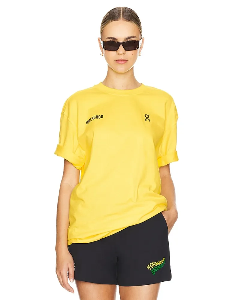 ON Running SHIRT CLUB in Yellow Yellow