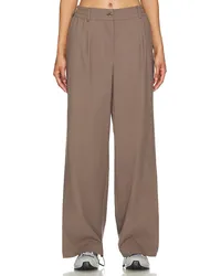 BEYOND YOGA HOSE STATUS in Brown Brown