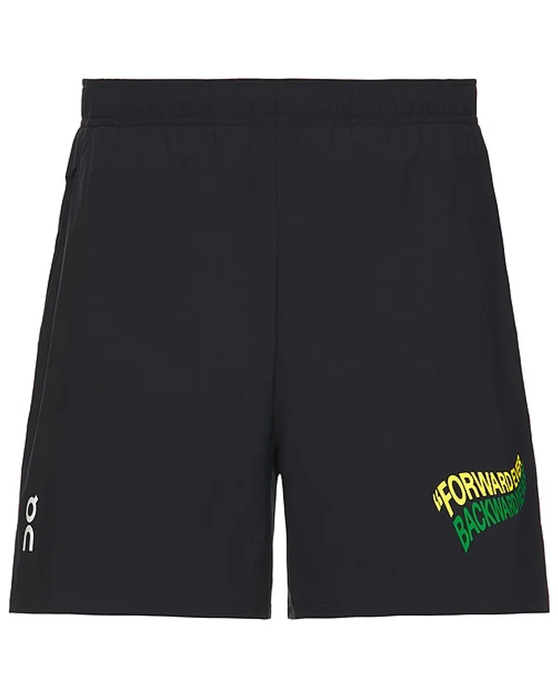 ON Running SHORTS CORE in Black Black