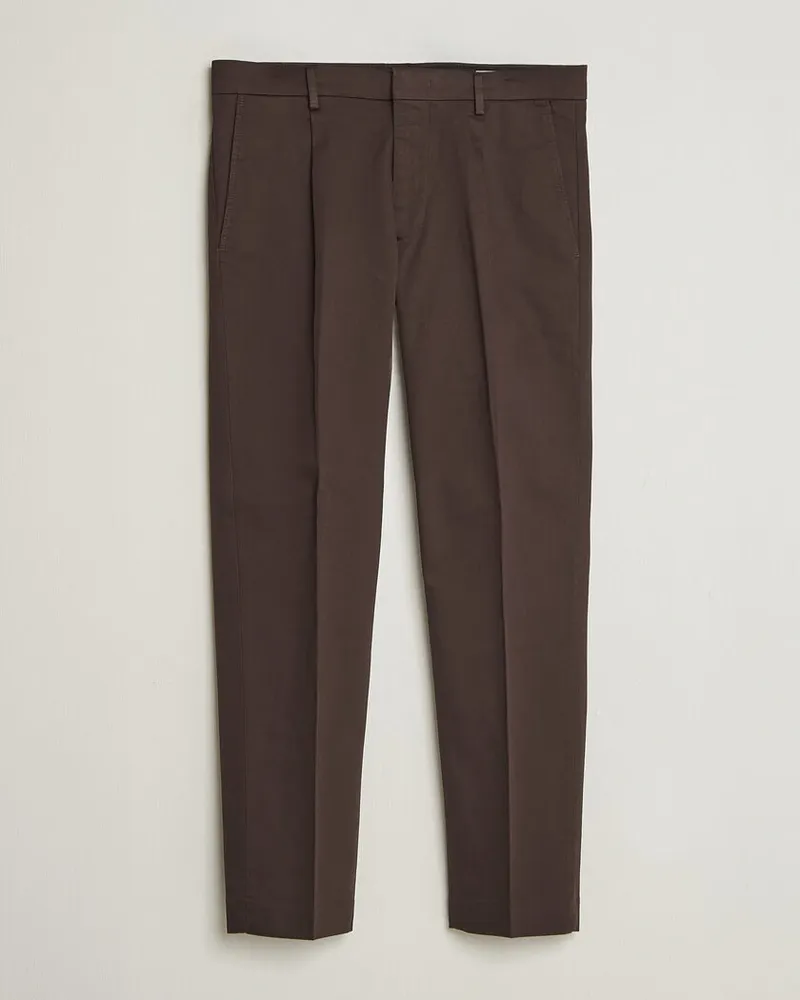NN 07 Bill Pleated Cotton Chinos Deep Truffle Braun