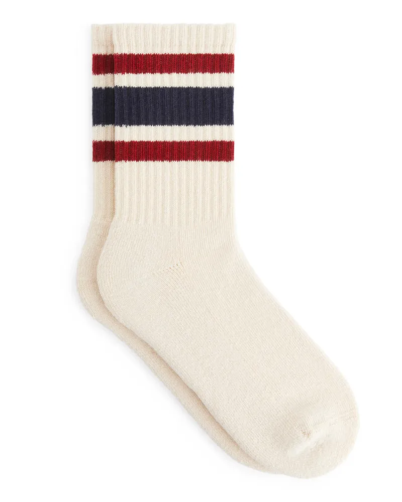 Arket Sportliche Baumwollsocken Cremeweiß