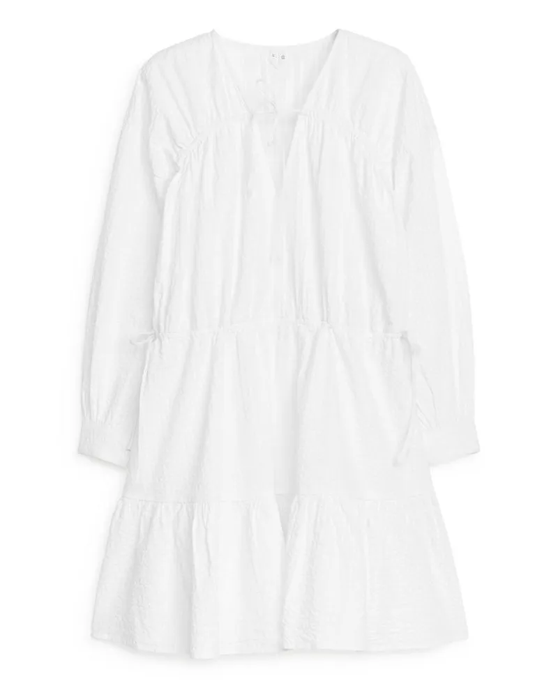 Arket Gestuftes Seersucker-Kleid - Weiß Weiß