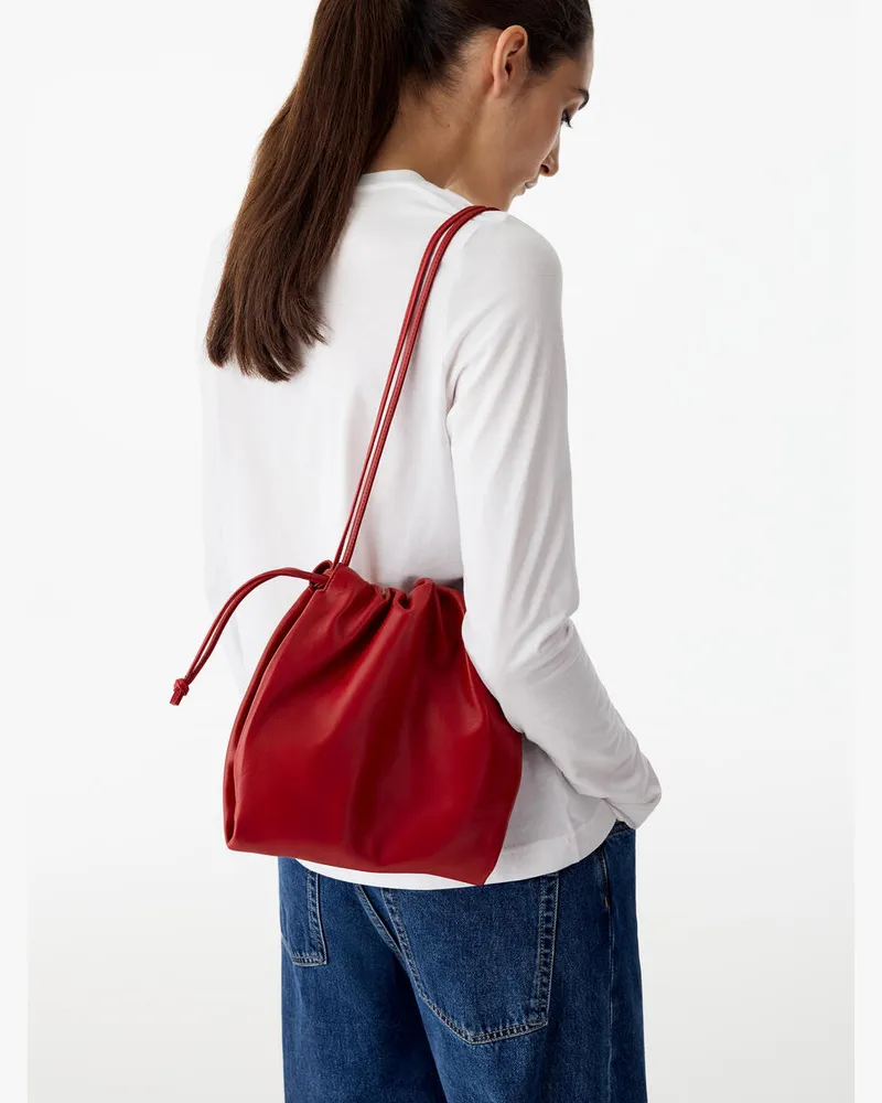 Arket Kleine Ledertasche Mit Raffung -Rot Rot
