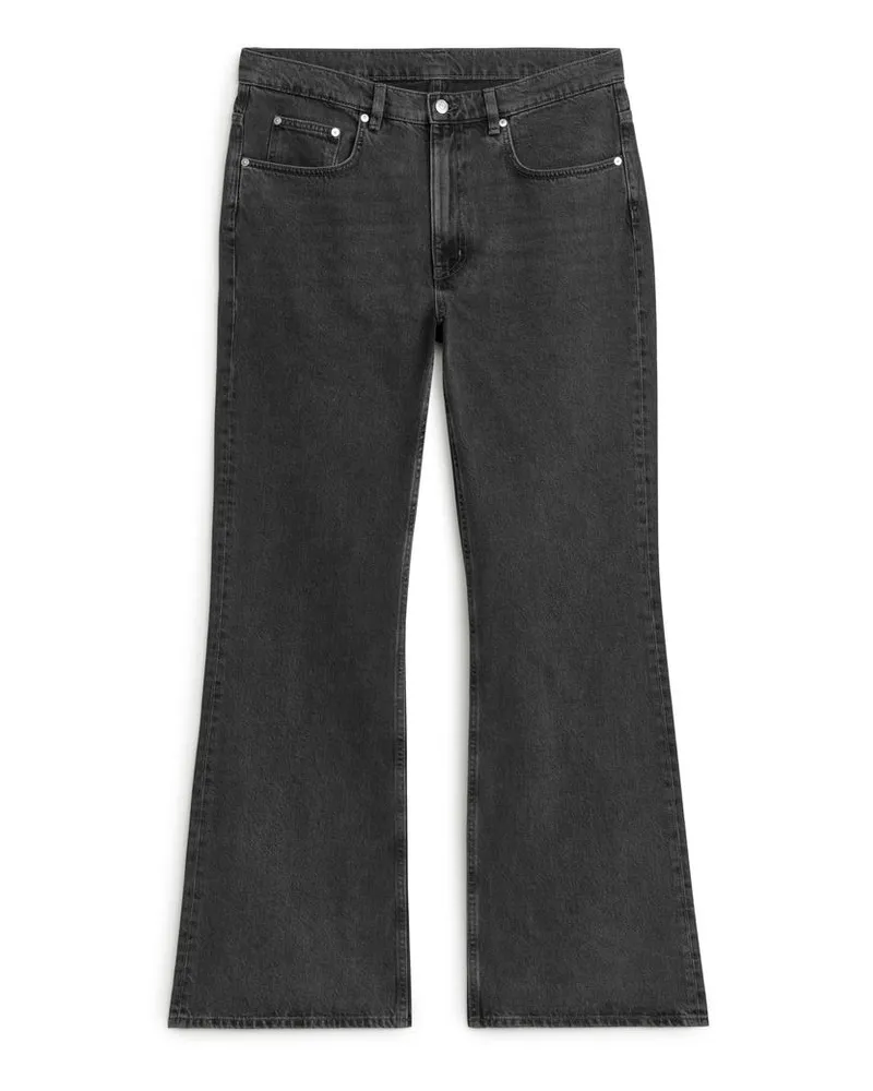 Arket Reed Relaxed Jeans Mit Ausgestelltem Bein - Schwarz Vintage-schwarz