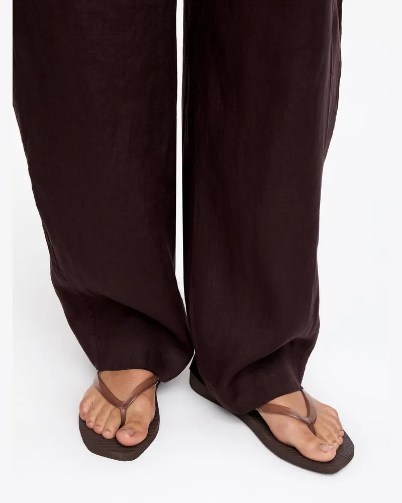 Arket Sleepers Tapered Flip Flops -Braun Braun