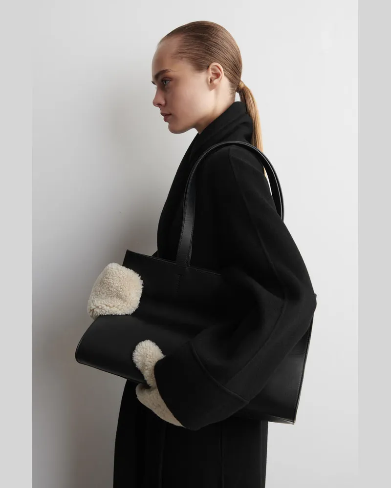 COS Fäustlinge Aus Shearling Weiß