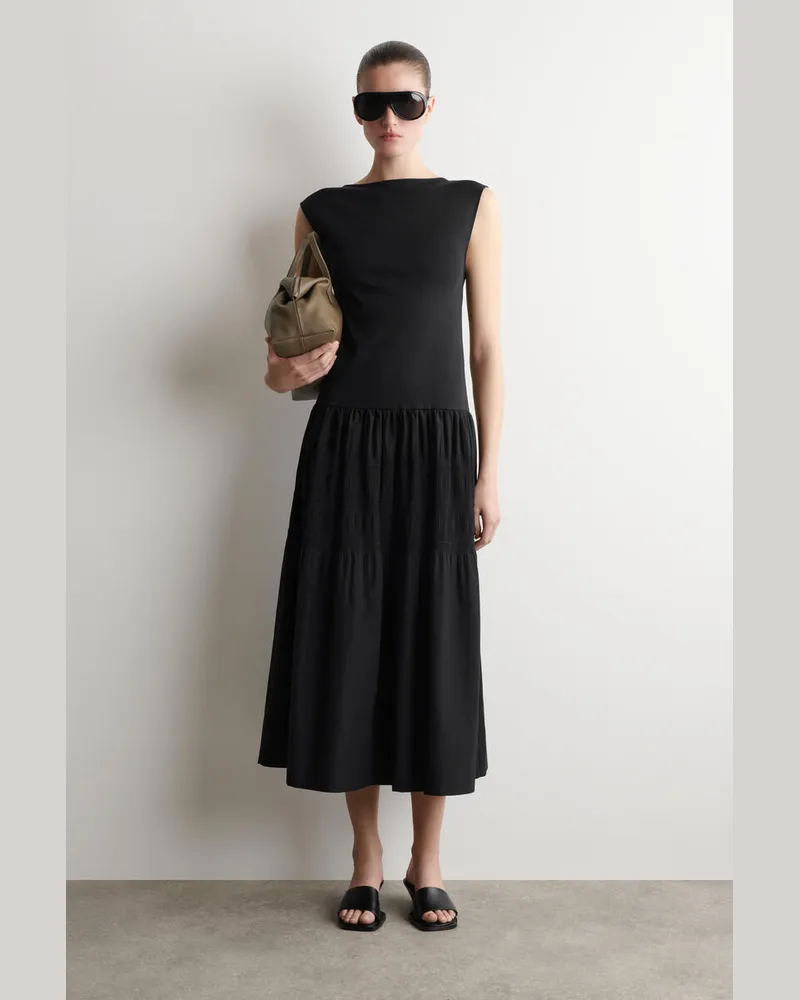 COS Gestuftes Midikleid Mit Raffungen Schwarz