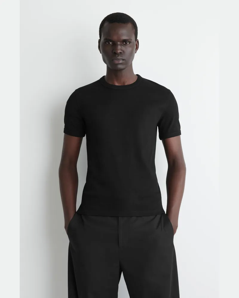 COS Schmal Geschnittenes Geripptes Baumwoll-T-Shirt Schwarz