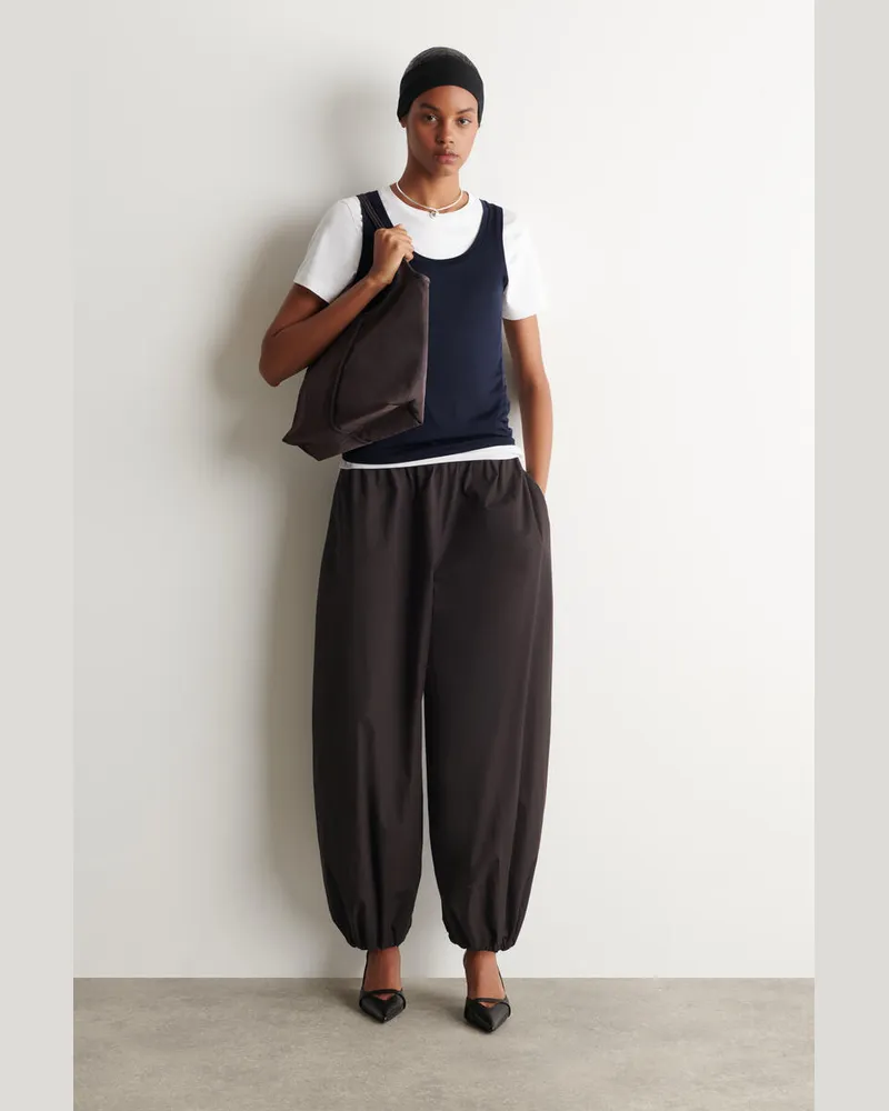 COS Skulpturale Tote Bag - Material In Knitteroptik Braun