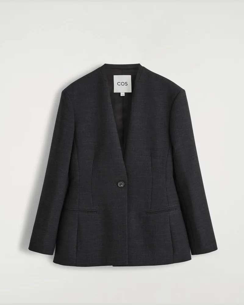 COS Taillierter Kragenloser Blazer Schwarz