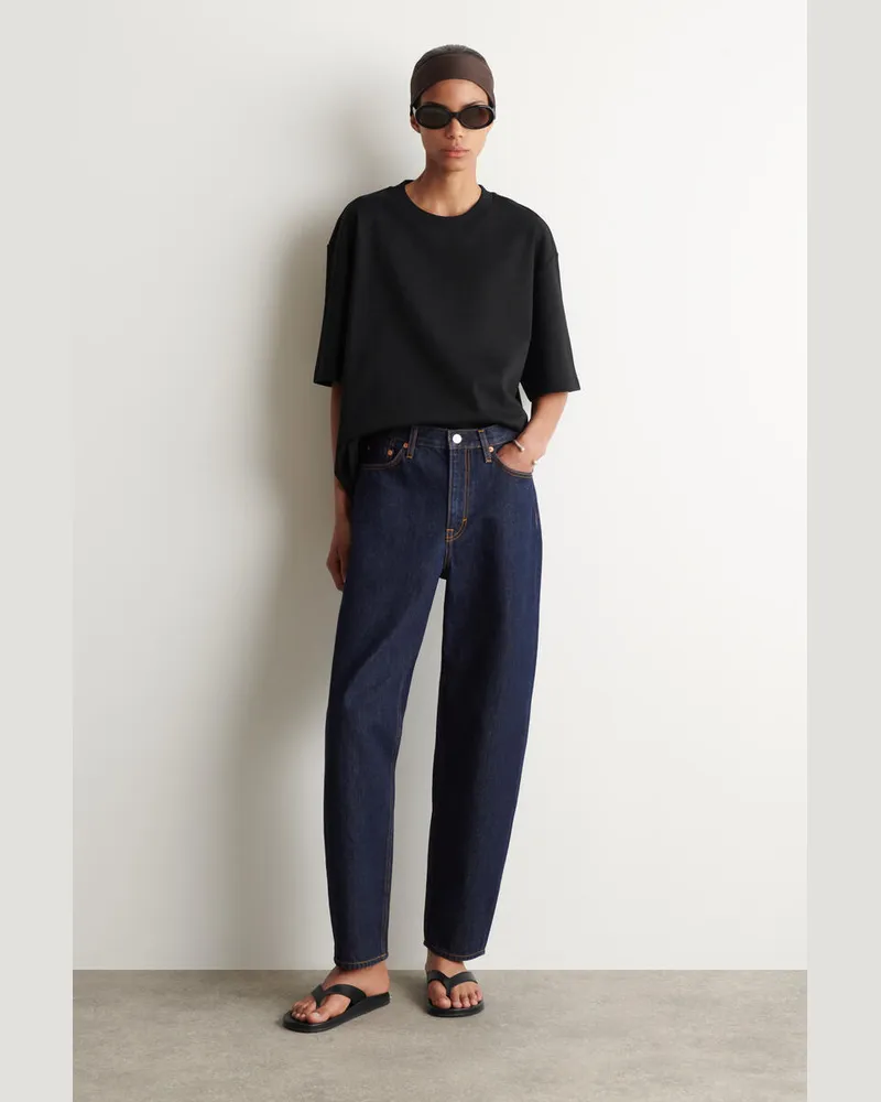 COS Arch Schmal Zulaufende Jeans Blau