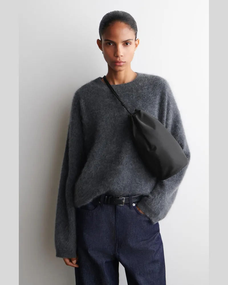 COS Umhängetasche Mit Kordzug - Nylon Schwarz