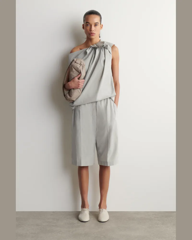 COS Shorts Mit Tiefem Schritt Grau