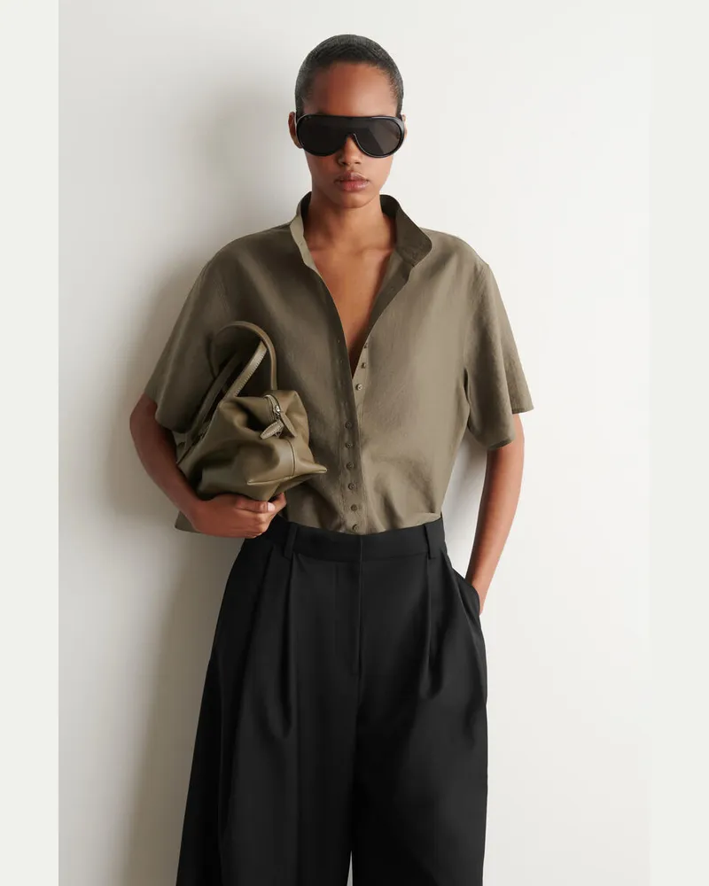 COS Fliessendes Hemd Mit Hohem Kragen Beige