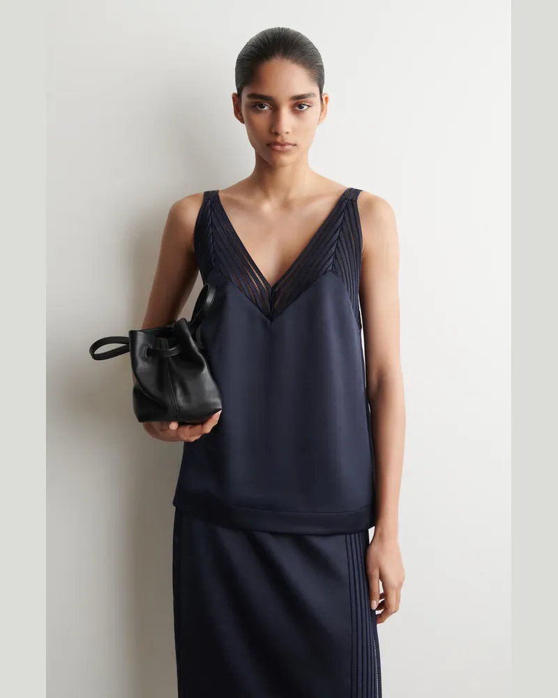 COS Trägertop Aus Satin Mit Lochmuster Blau