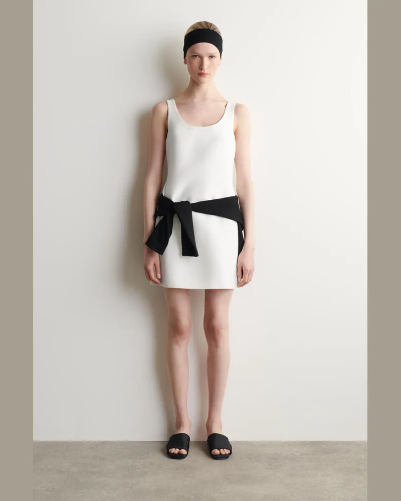 COS Skulpturales Minikleid Weiß