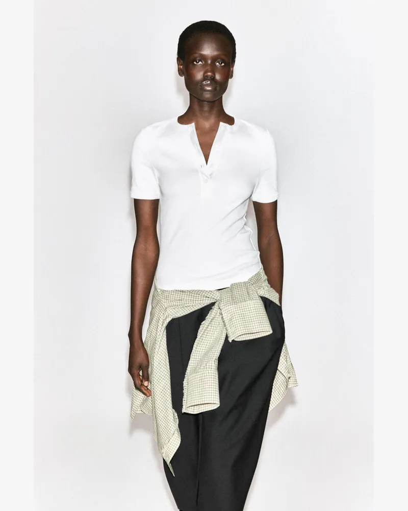 COS Geripptes Henley-T-Shirt Weiß