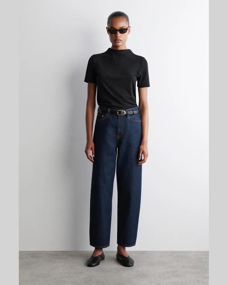 COS Arch Schmal Zulaufende Jeans Blau