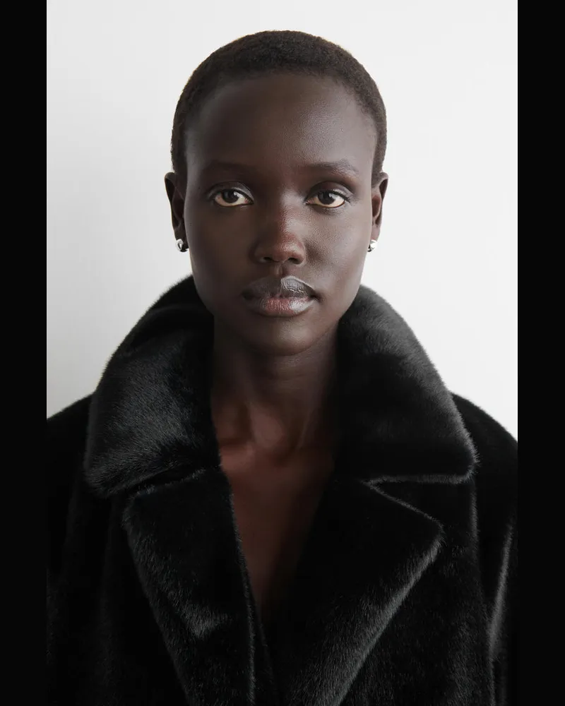 COS Kleine Halbcreolen Silberfarben