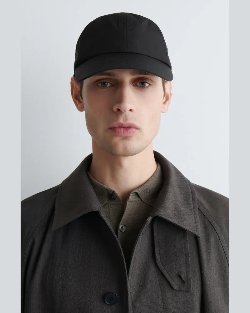 COS Basecap Aus Glänzendem Material Schwarz